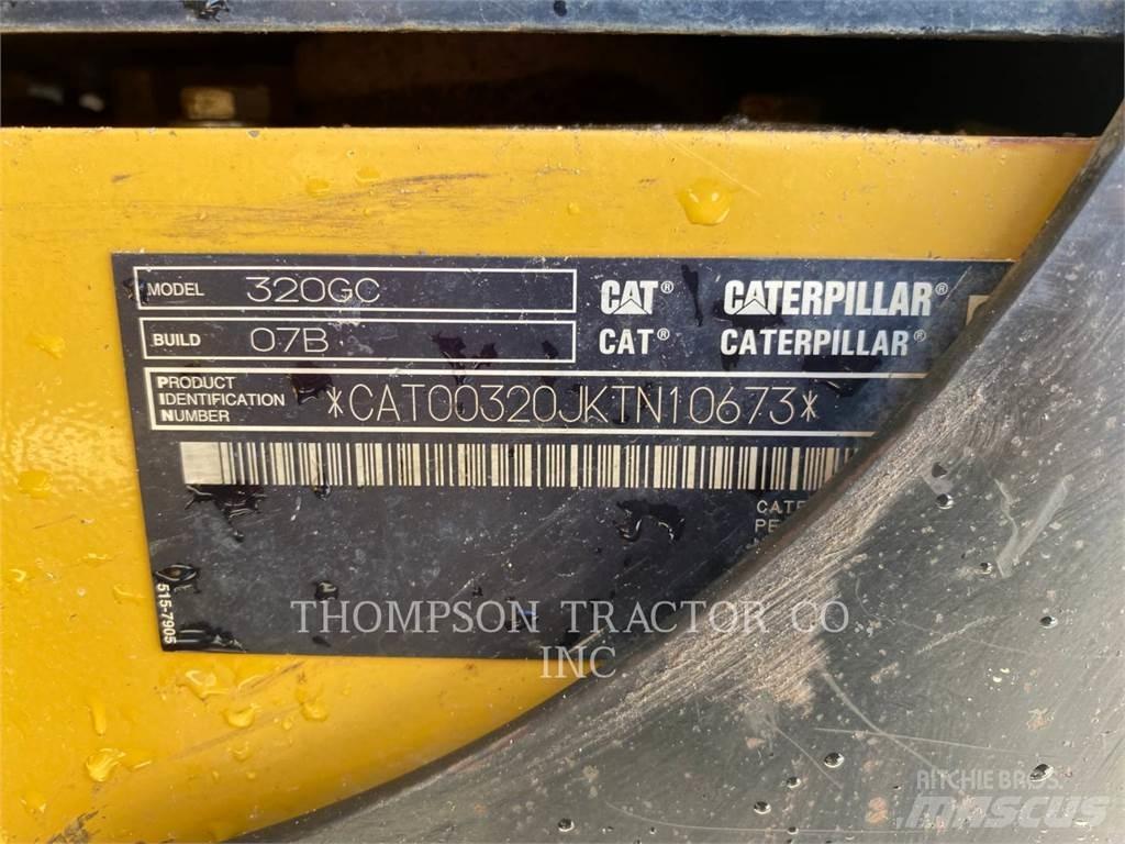 CAT 320GC 대형 굴삭기 29톤 이상