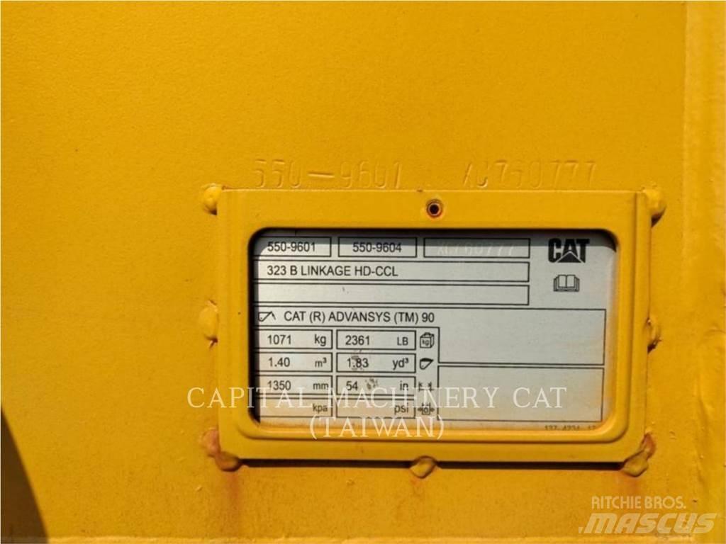 CAT 323 버켓