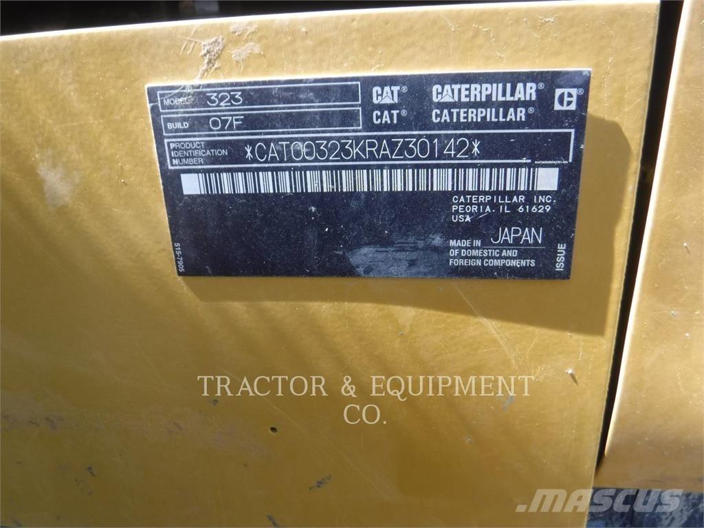 CAT 323 대형 굴삭기 29톤 이상