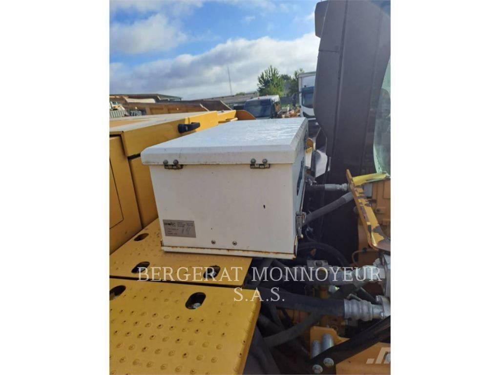 CAT 323-07 대형 굴삭기 29톤 이상