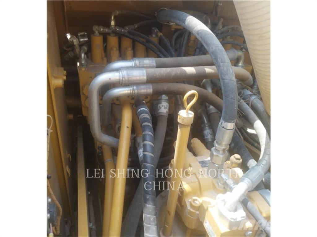 CAT 323D2L 대형 굴삭기 29톤 이상