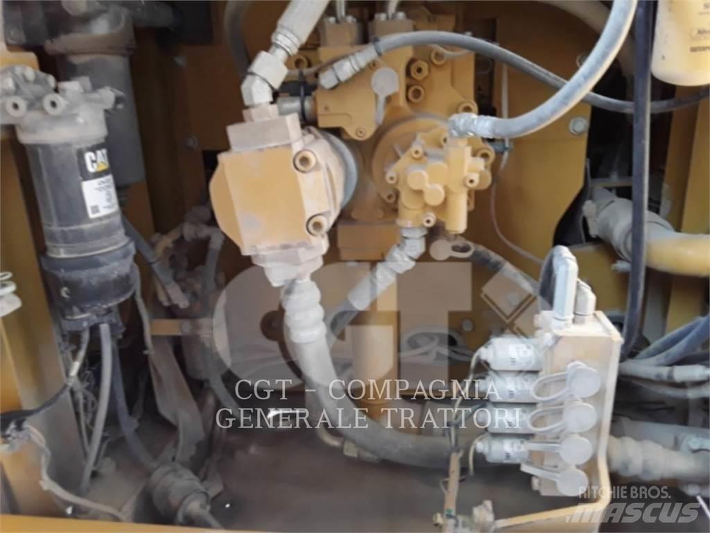 CAT 323F 대형 굴삭기 29톤 이상