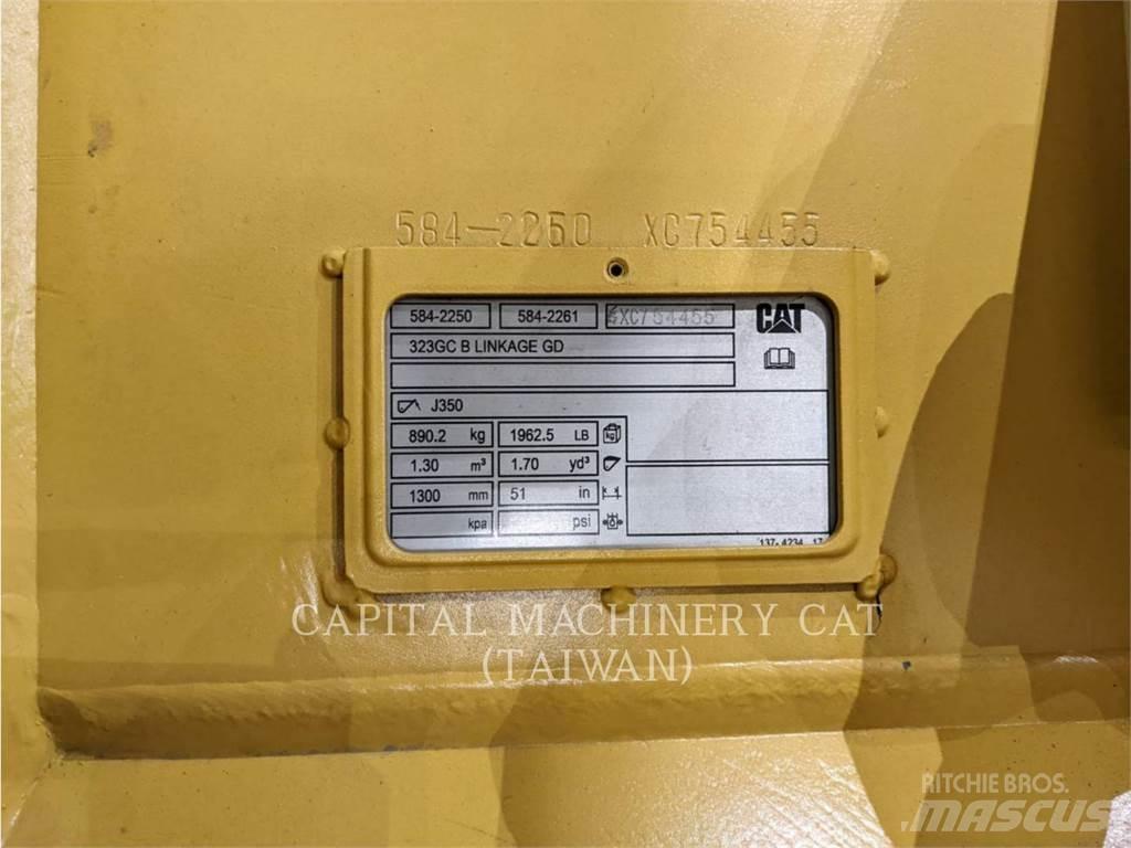 CAT 323GC 버켓