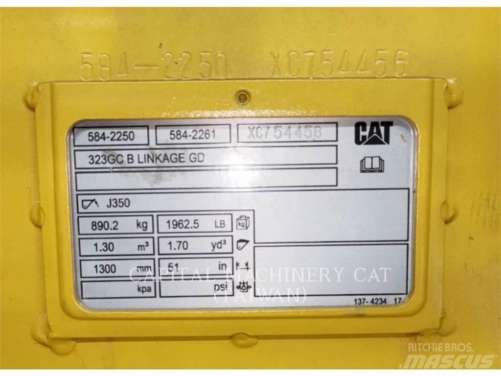 CAT 323GC 버켓