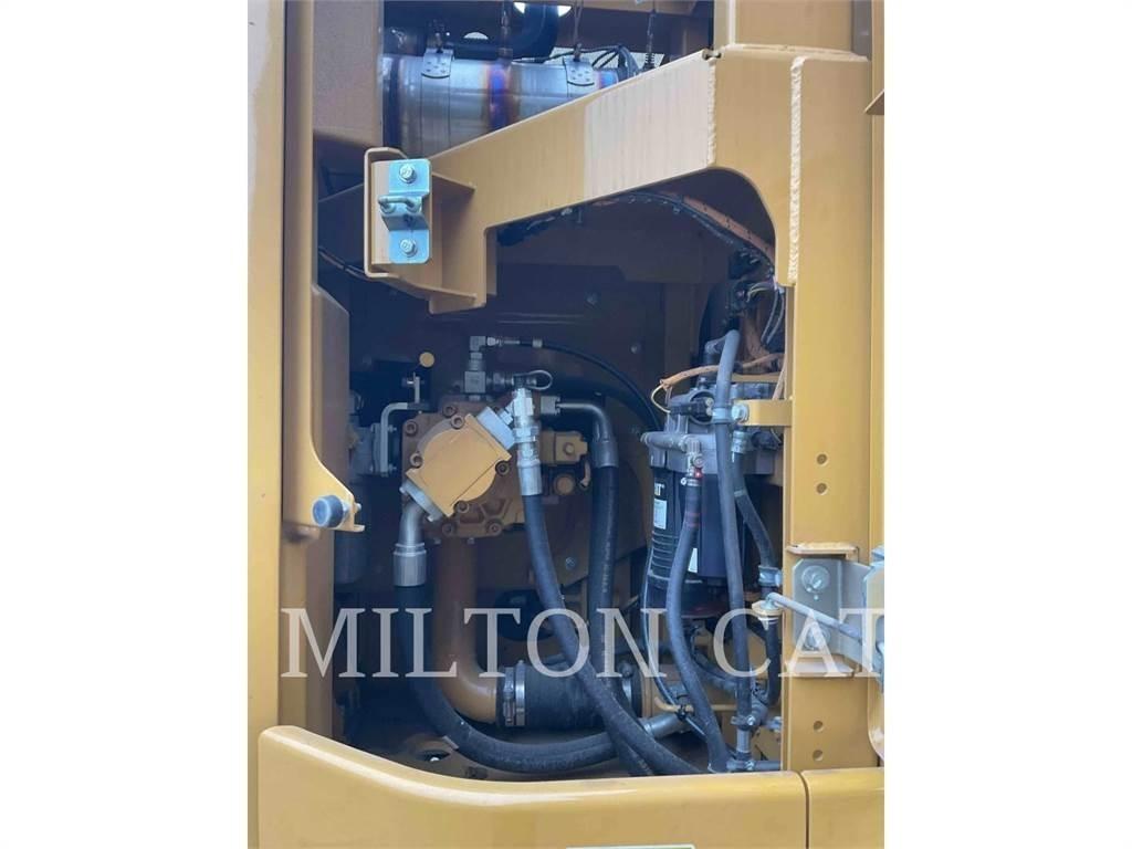 CAT 32507 대형 굴삭기 29톤 이상