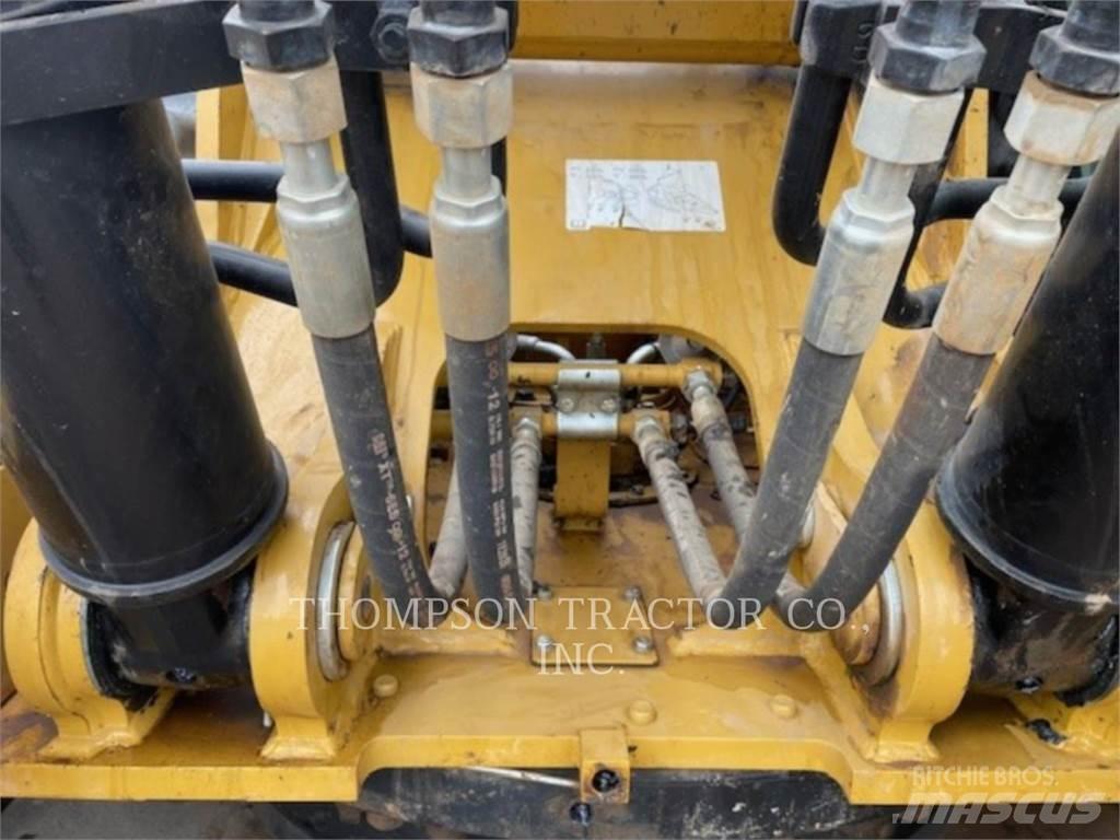 CAT 326 대형 굴삭기 29톤 이상