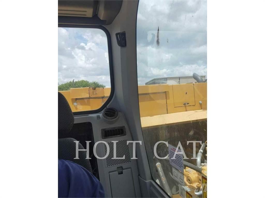 CAT 326 LRF 대형 굴삭기 29톤 이상