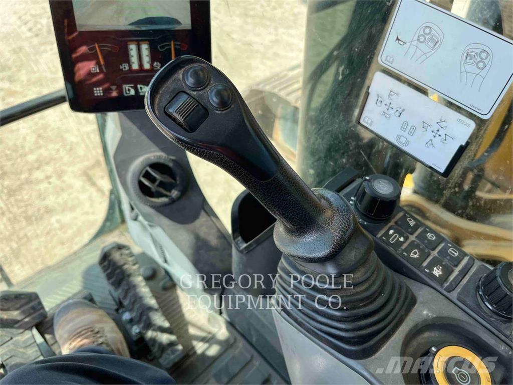 CAT 32607 대형 굴삭기 29톤 이상