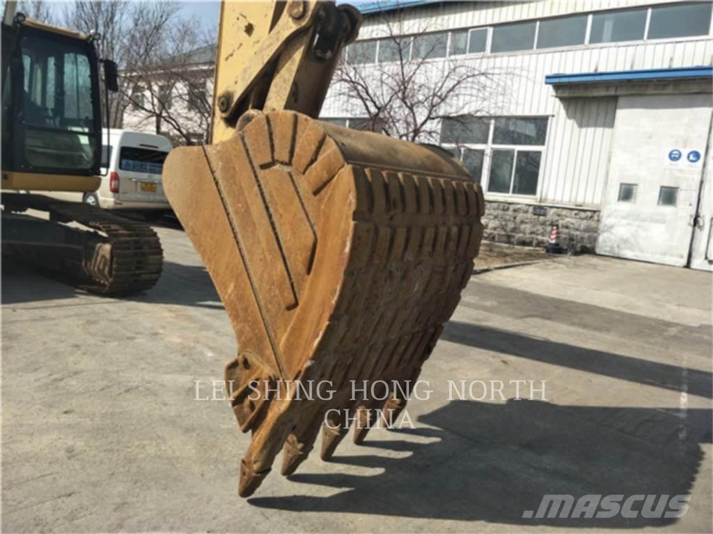 CAT 326D2L 대형 굴삭기 29톤 이상