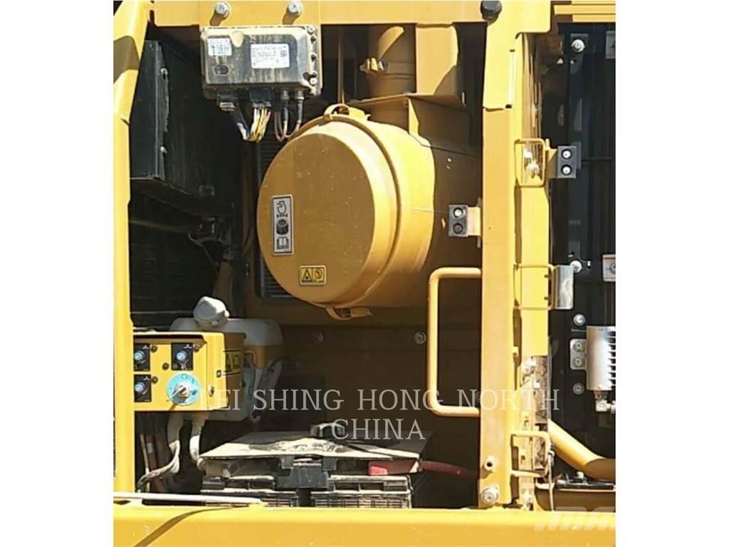 CAT 326D2L 대형 굴삭기 29톤 이상