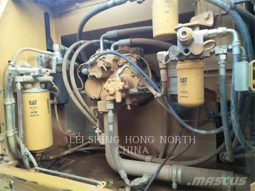 CAT 326D2L 대형 굴삭기 29톤 이상