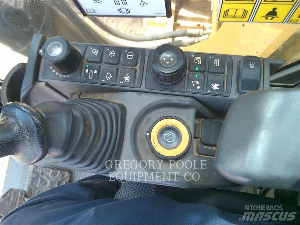 CAT 33007 대형 굴삭기 29톤 이상