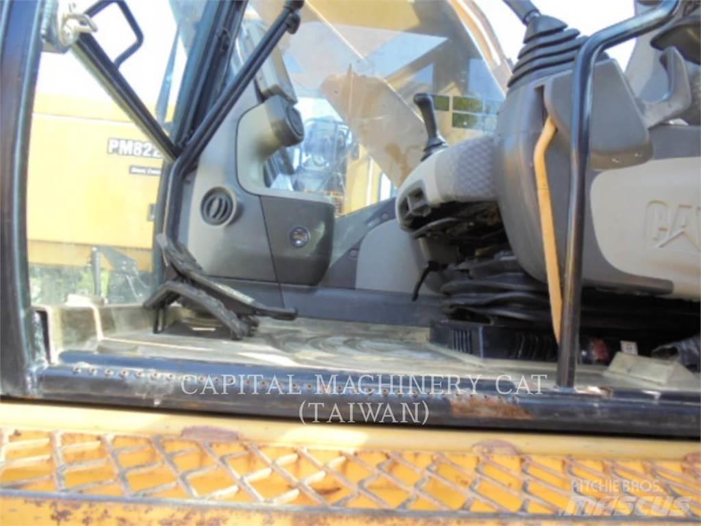 CAT 330D2L 대형 굴삭기 29톤 이상