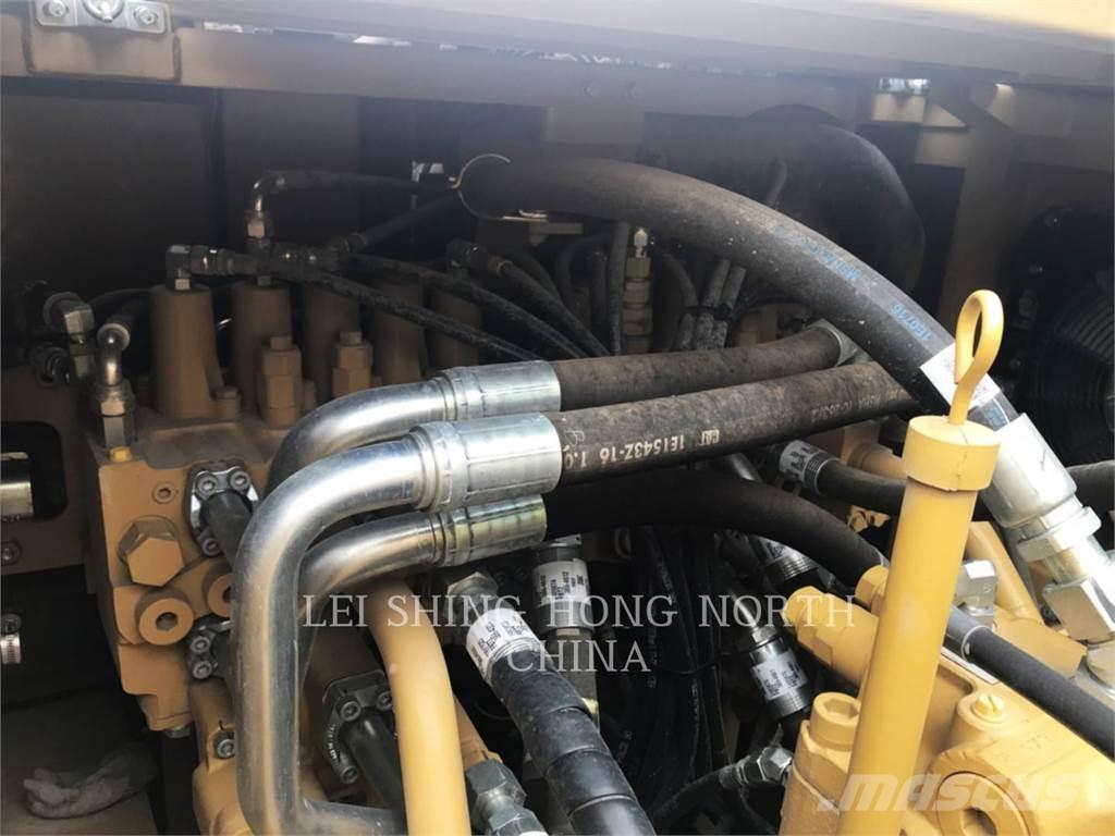 CAT 330D2L 대형 굴삭기 29톤 이상