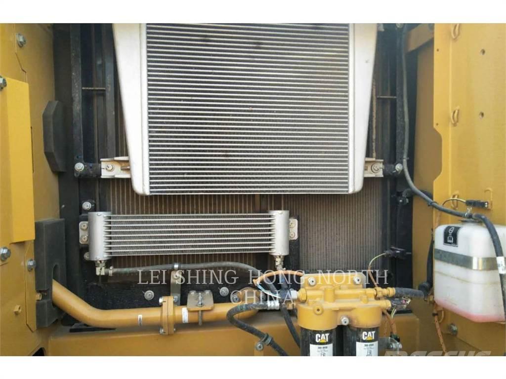 CAT 330D2L 대형 굴삭기 29톤 이상