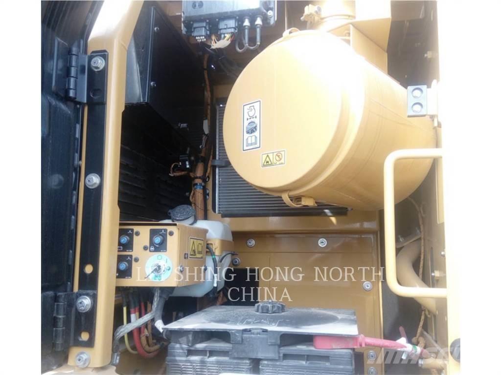 CAT 330D2L 대형 굴삭기 29톤 이상