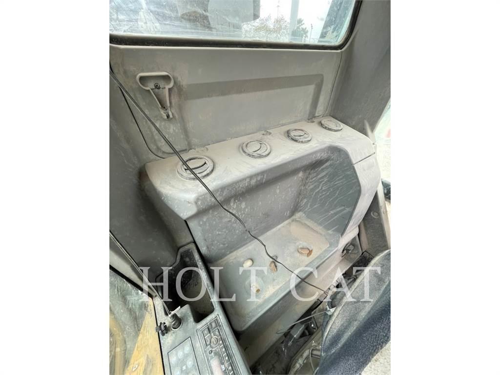 CAT 330FL 대형 굴삭기 29톤 이상