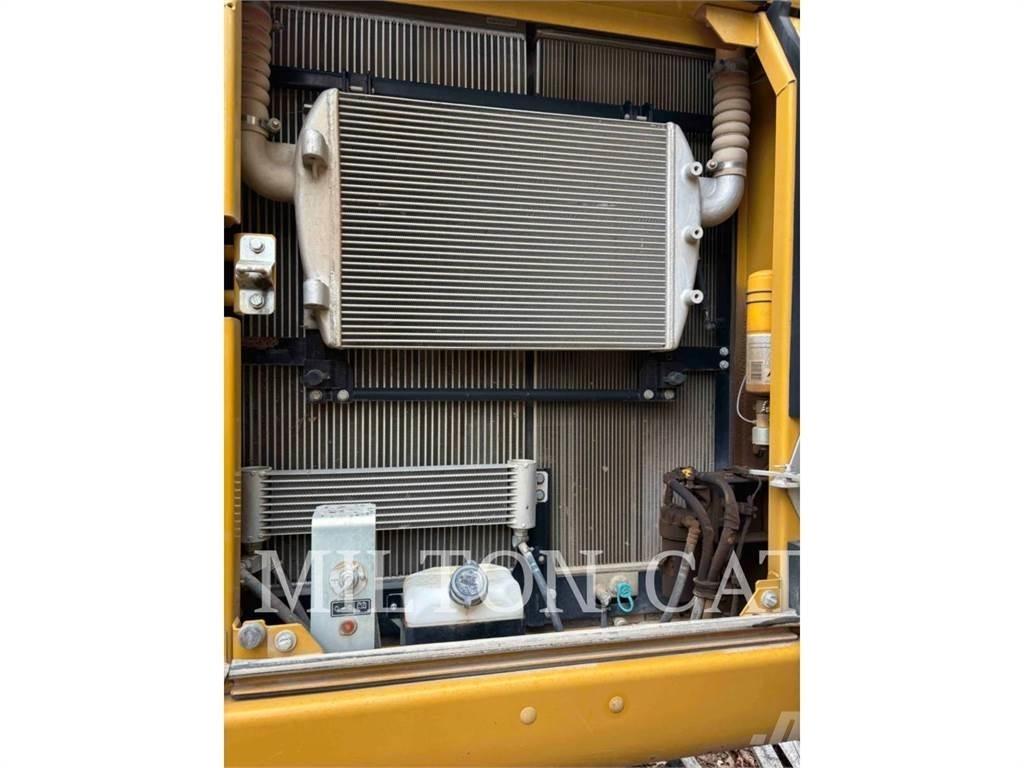 CAT 330FL 대형 굴삭기 29톤 이상