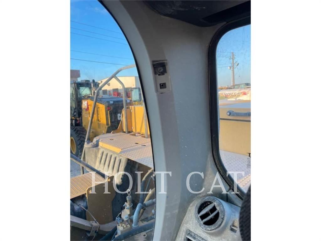 CAT 330GC 대형 굴삭기 29톤 이상