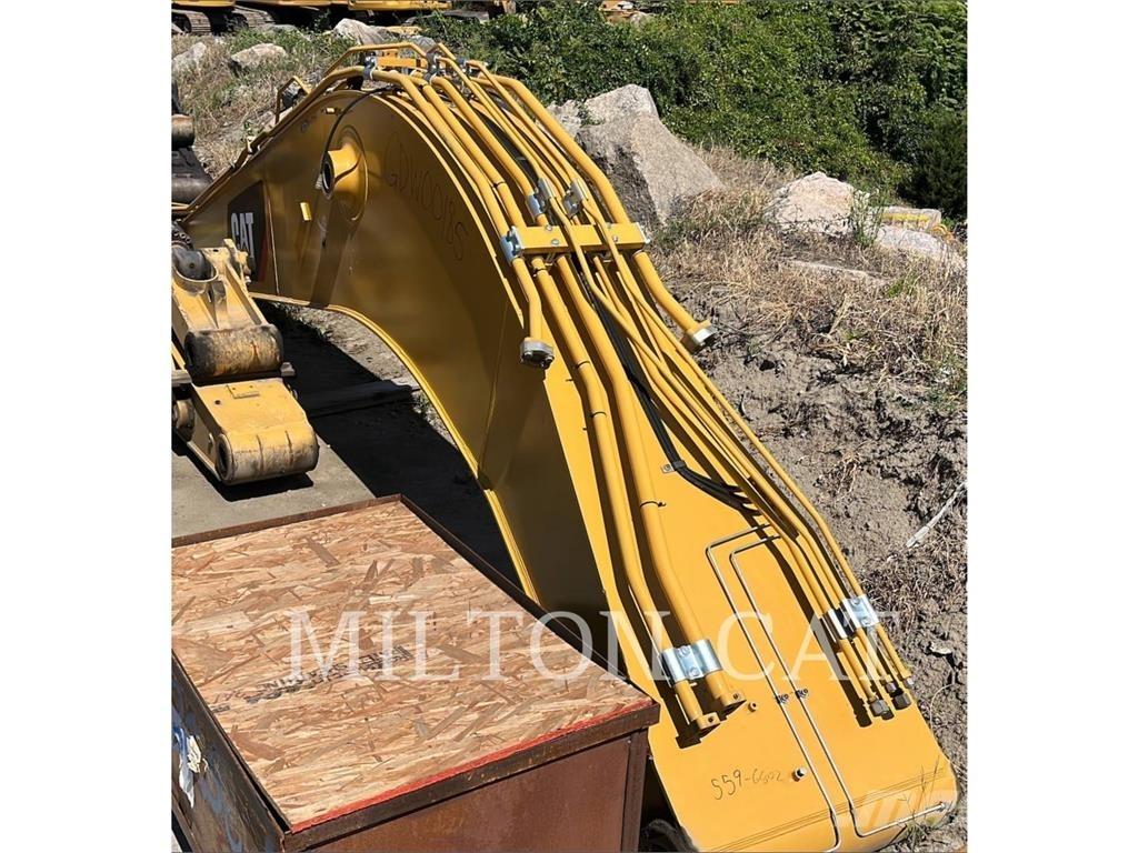CAT 330GC REACH BOOM 관절형 전동이동 리프트