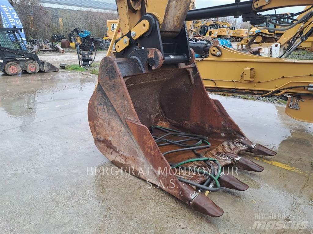 CAT 340F UHD 대형 굴삭기 29톤 이상