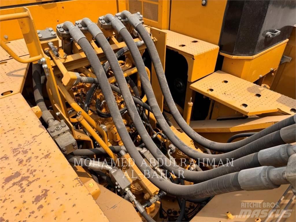 CAT 374 대형 굴삭기 29톤 이상