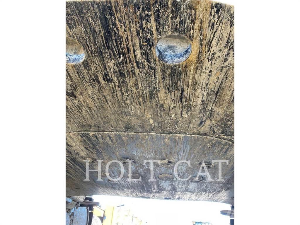 CAT 374 대형 굴삭기 29톤 이상