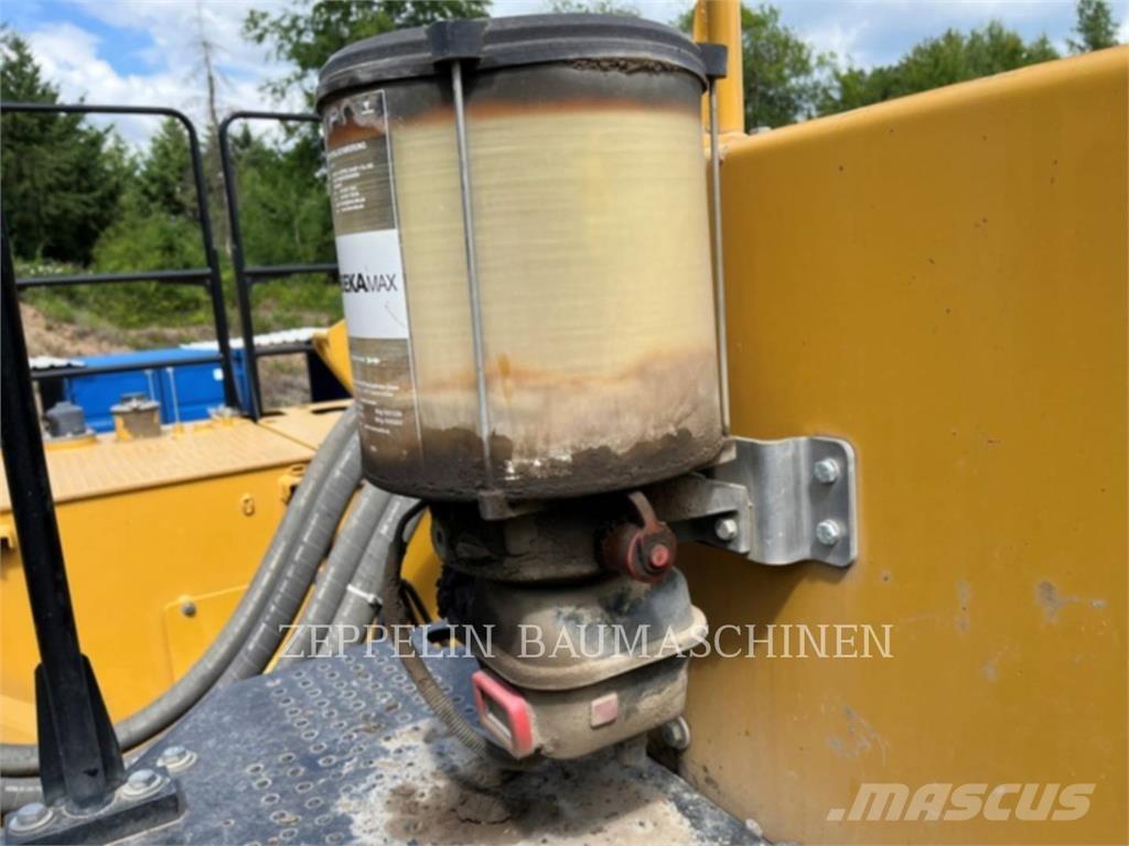 CAT 374FL 대형 굴삭기 29톤 이상