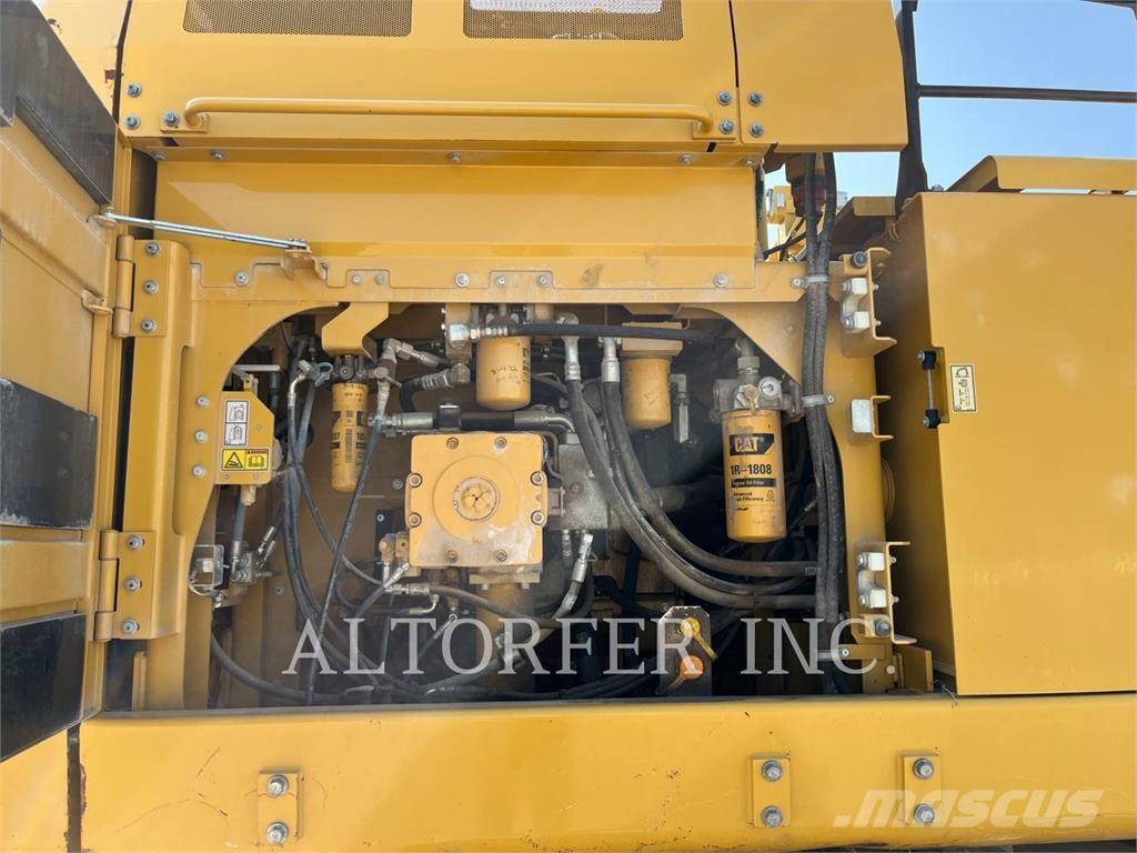 CAT 374FL 대형 굴삭기 29톤 이상