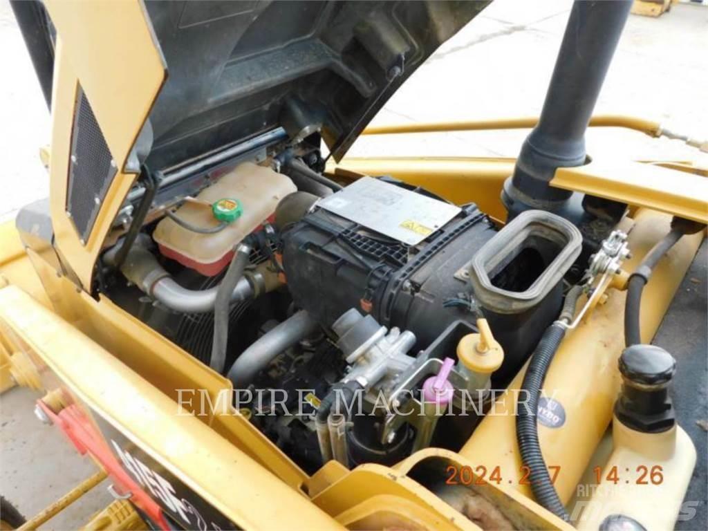 CAT 415F2 IL  휠로우더
