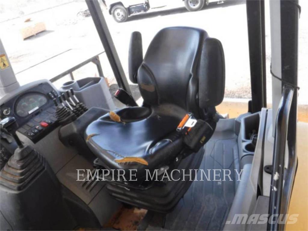 CAT 415F2 IL  휠로우더