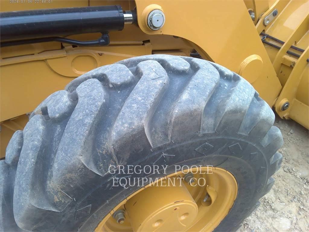CAT 420-07 백호로더