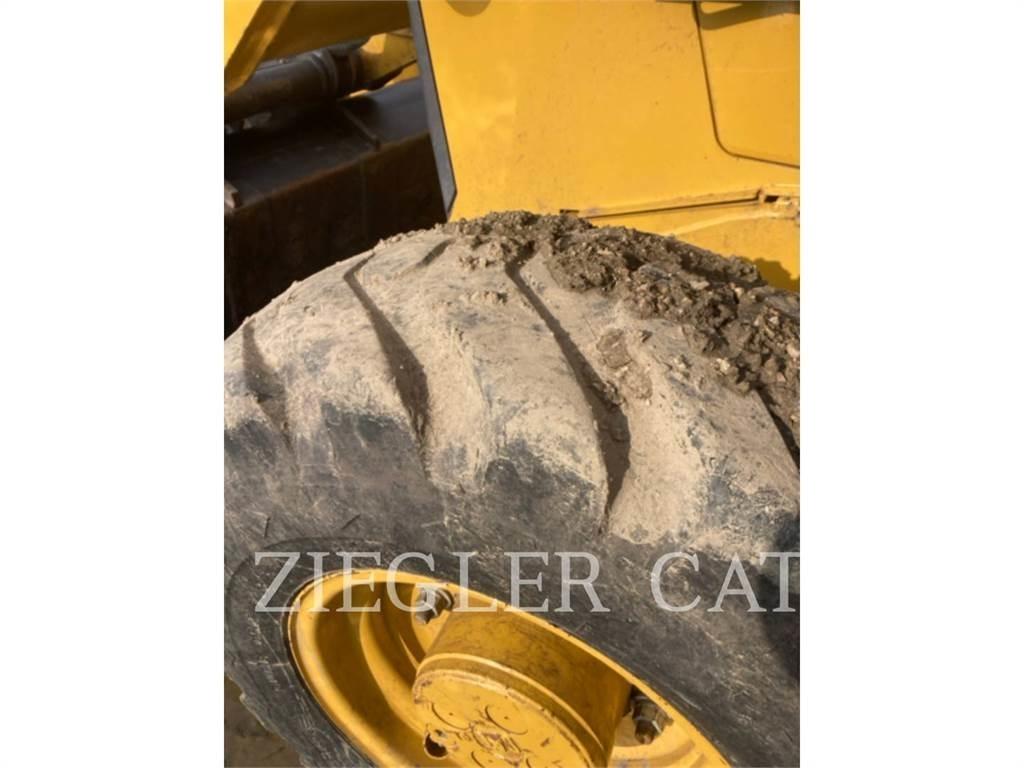 CAT 420F2 백호로더