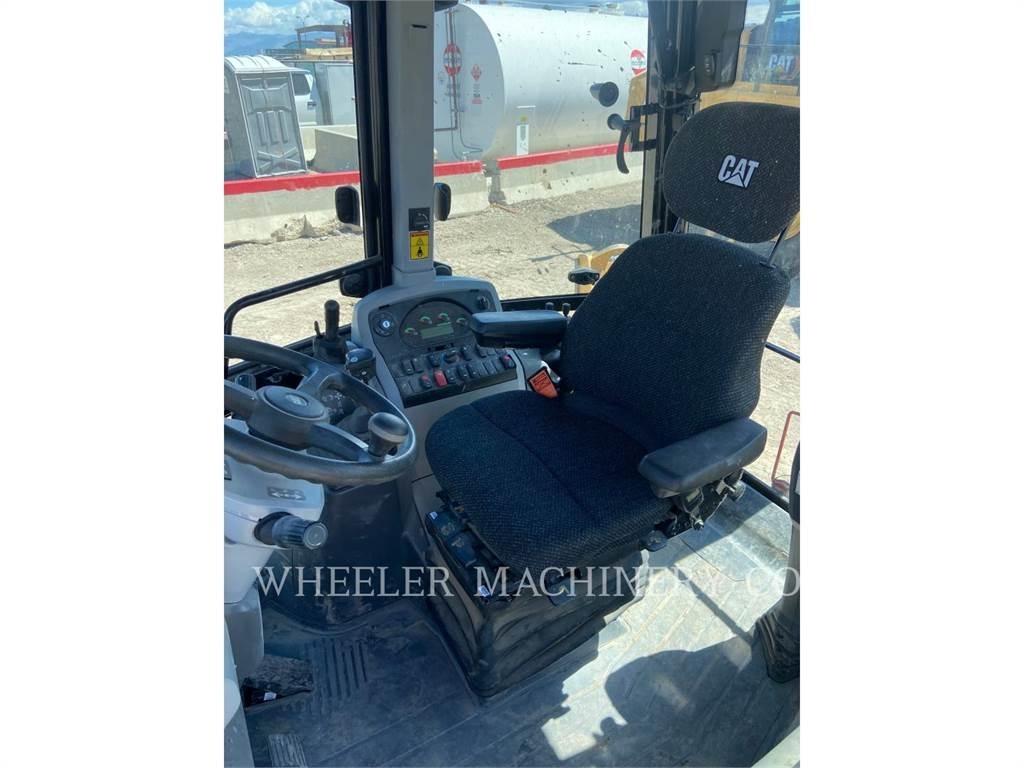 CAT 420F2 백호로더