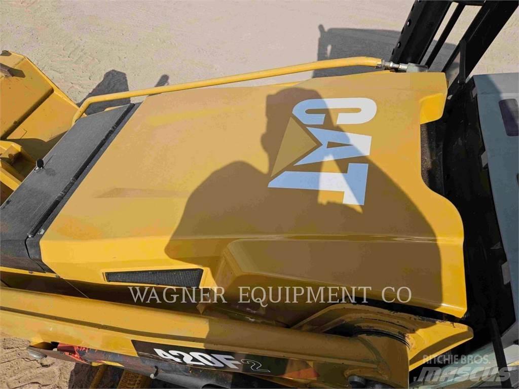 CAT 420F2 4WDS 백호로더