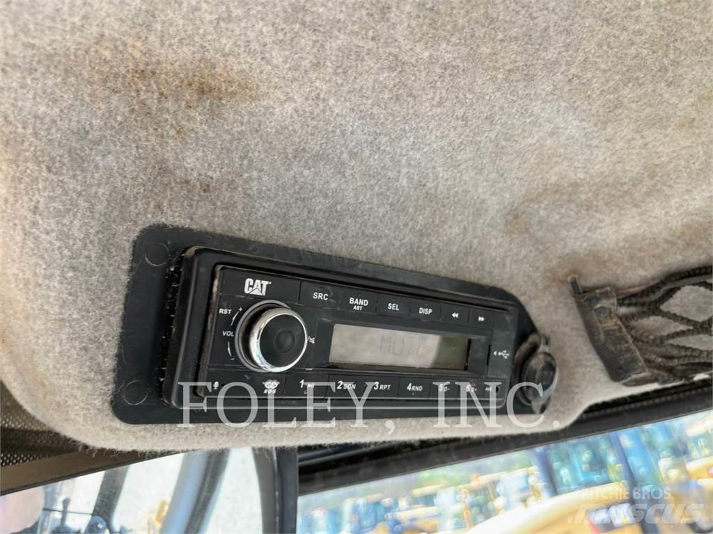 CAT 420F2IT 백호로더