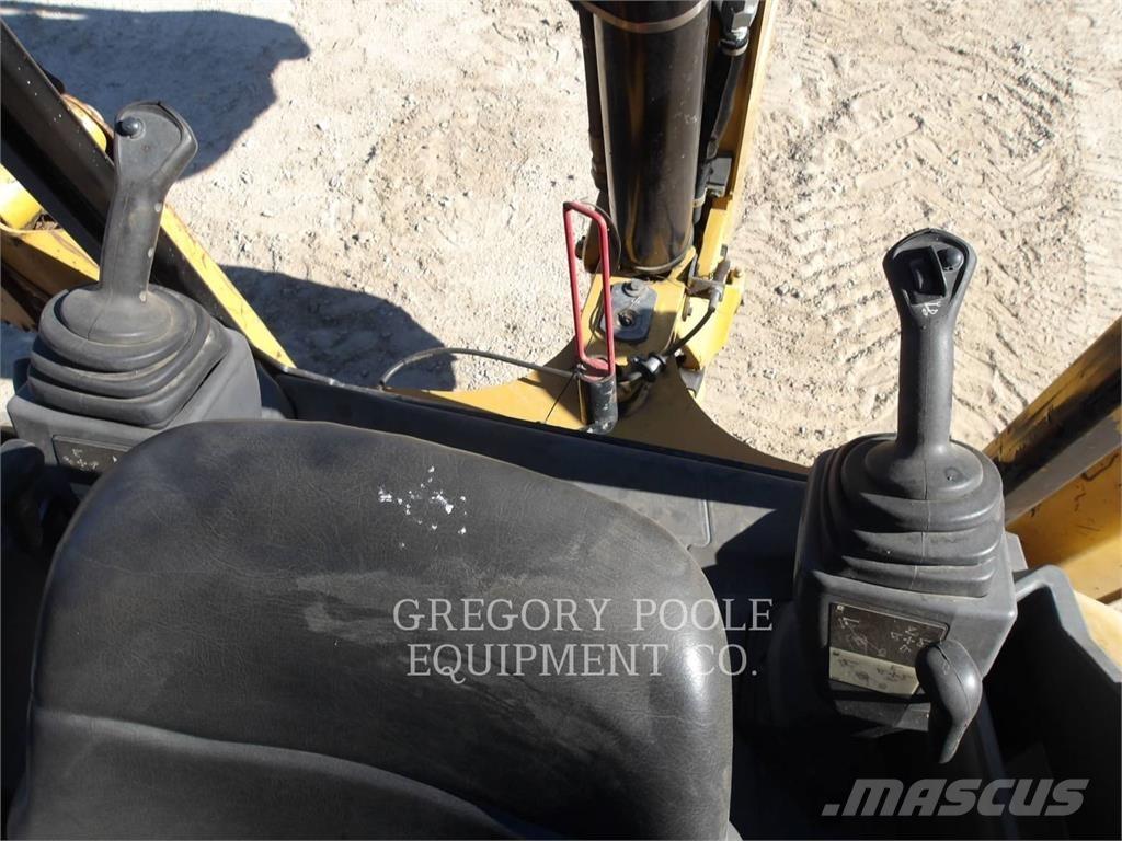 CAT 420F2IT 백호로더
