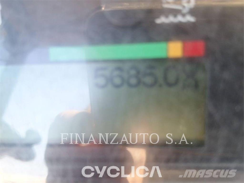 CAT 428F2 백호로더