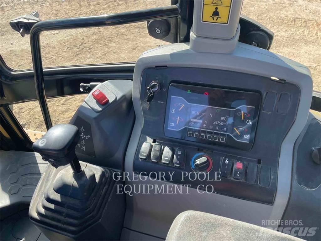 CAT 43007 백호로더