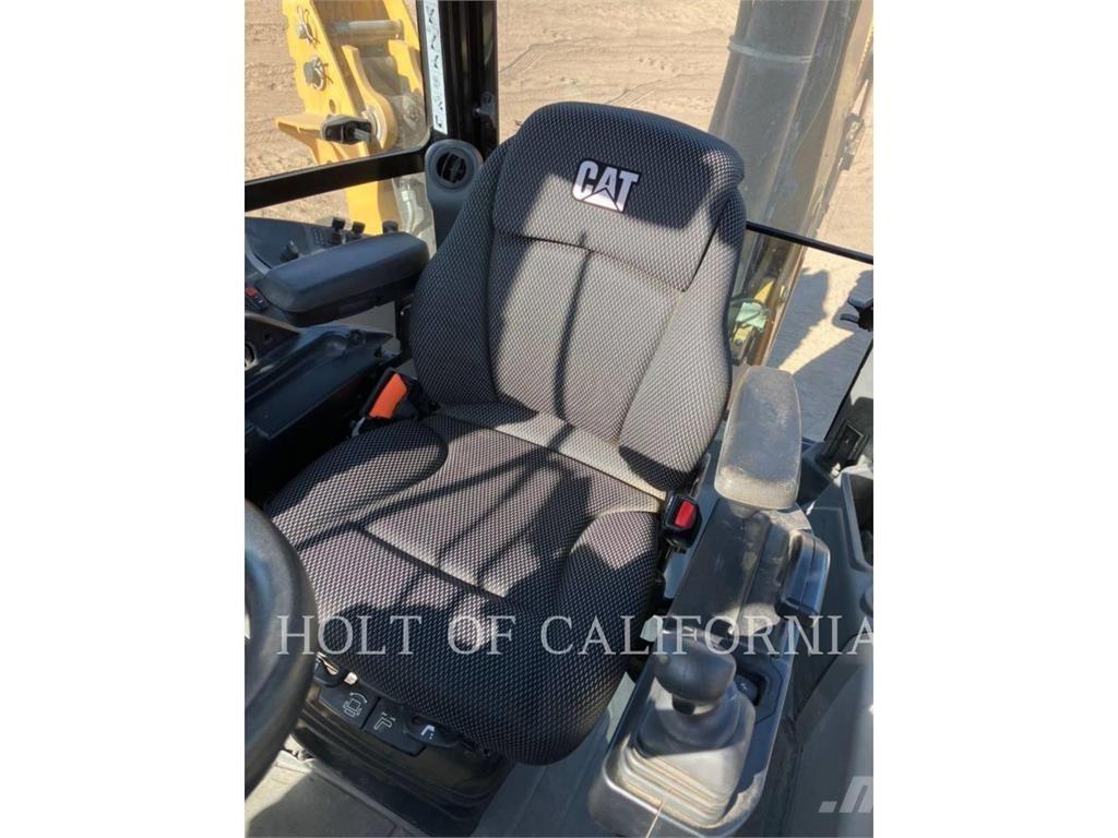 CAT 440 백호로더
