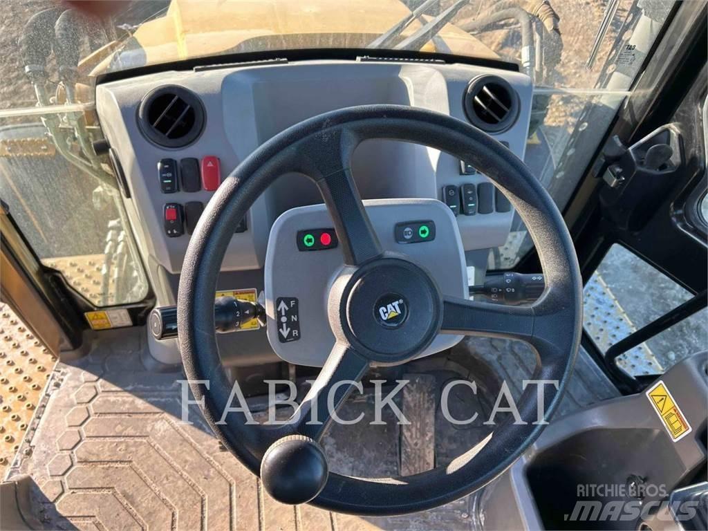 CAT 440-07 백호로더
