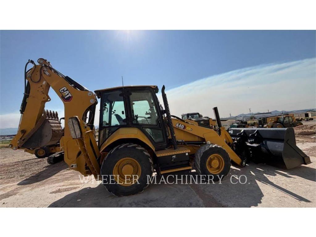 CAT 440 IT 백호로더