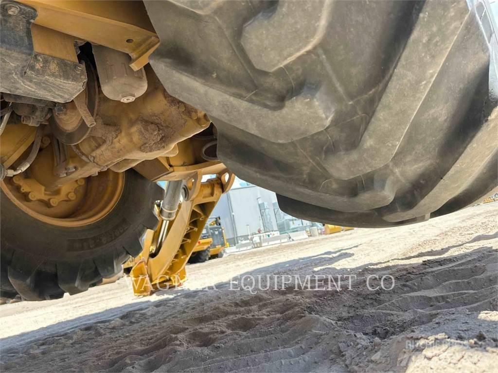 CAT 44007 백호로더