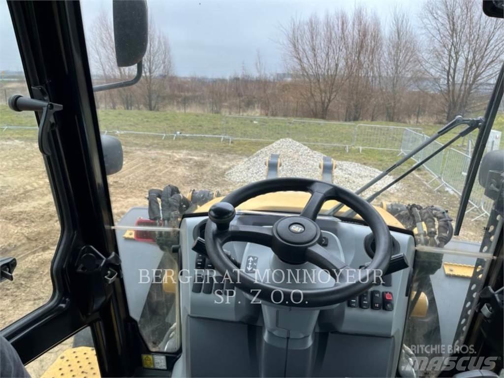 CAT 444F2 백호로더