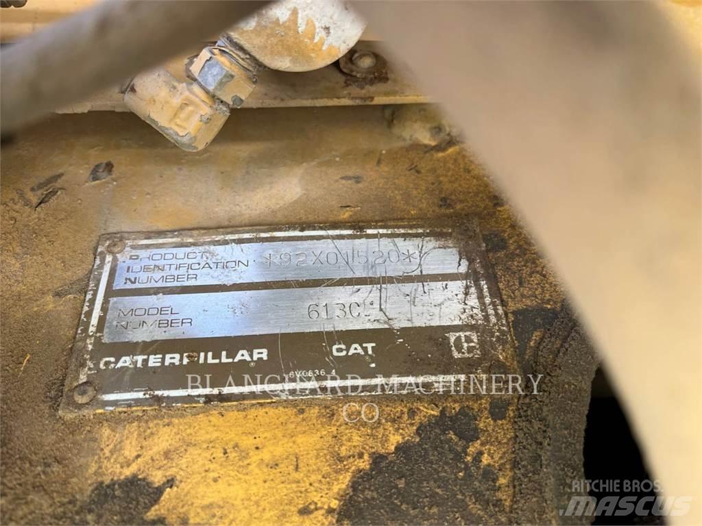 CAT 613C 스크레이퍼