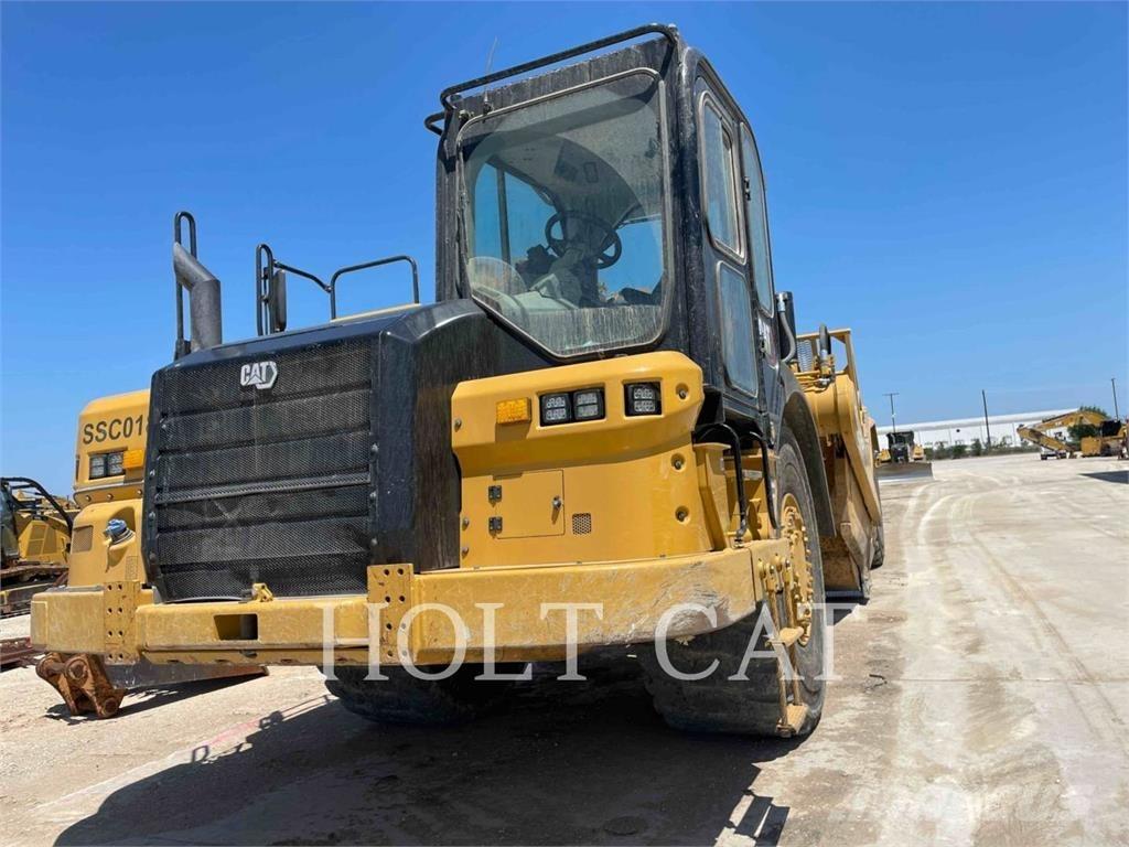CAT 621 스크레이퍼