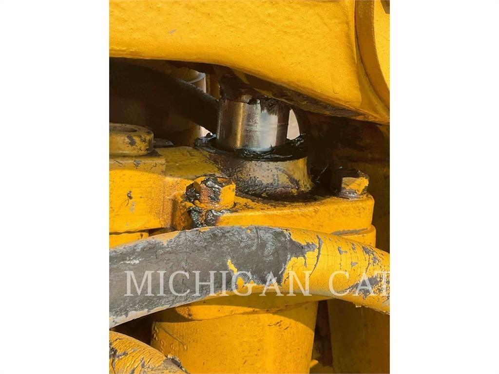 CAT 621B 스크레이퍼