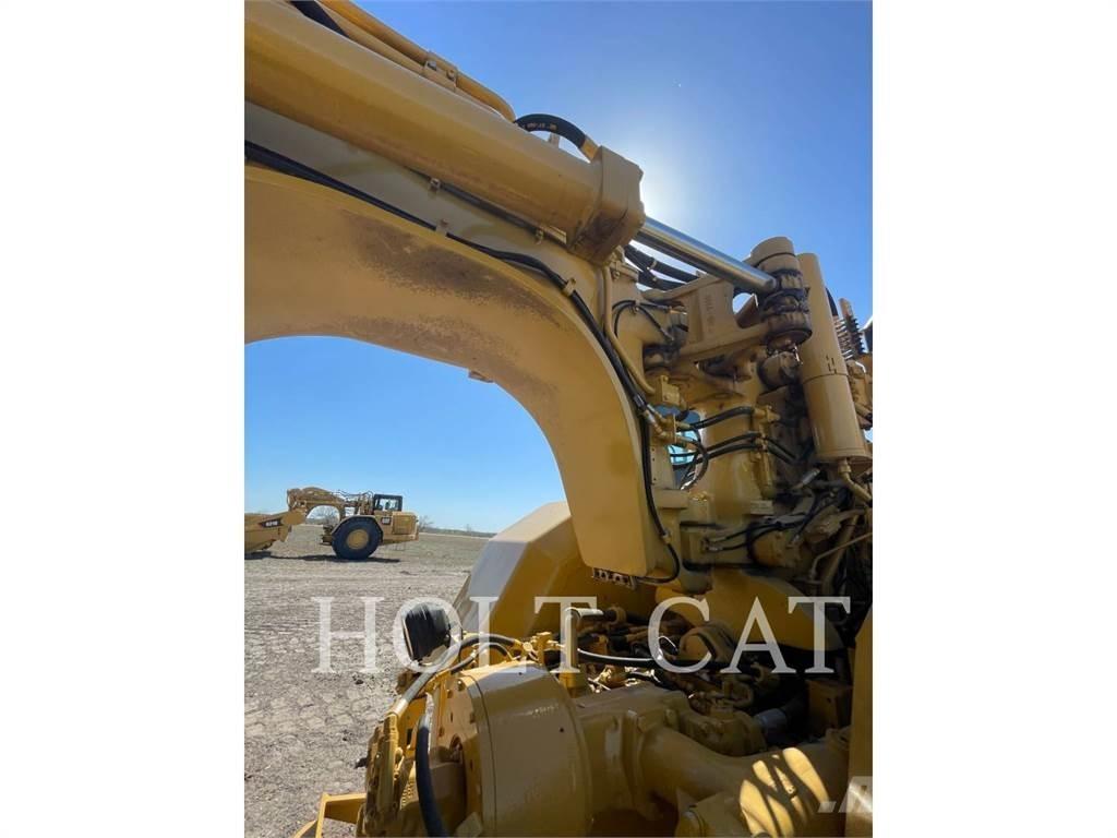 CAT 621G 스크레이퍼