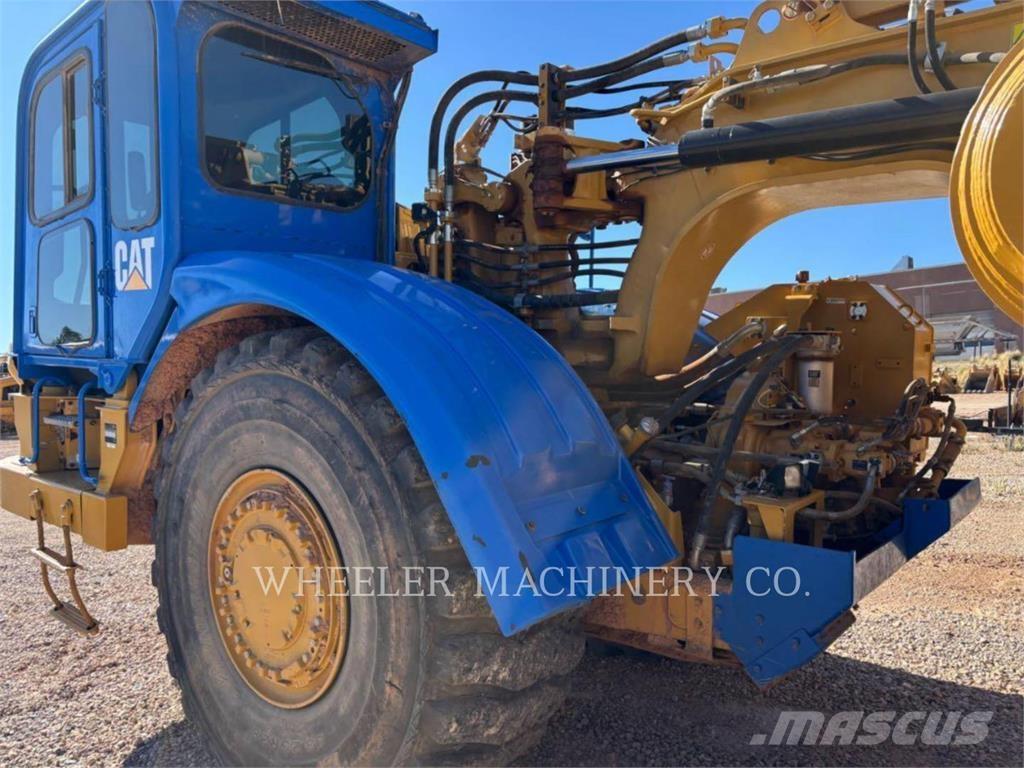 CAT 621K 스크레이퍼