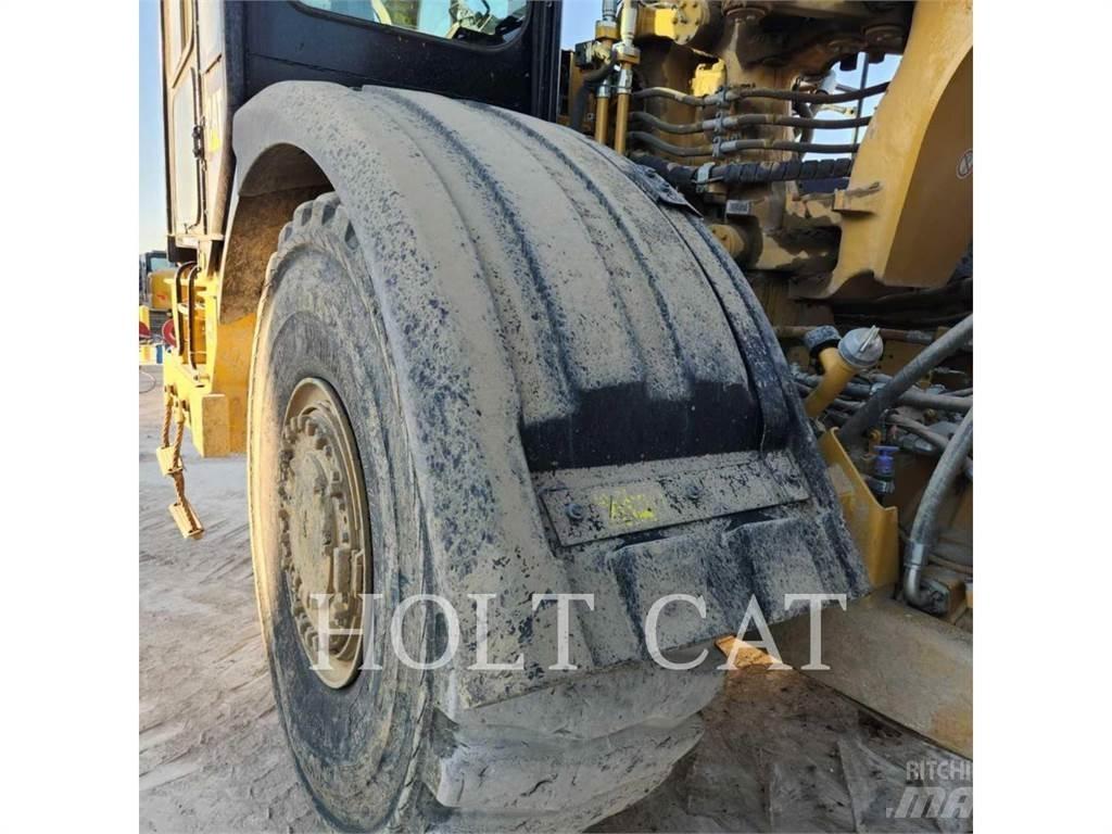 CAT 621K 스크레이퍼